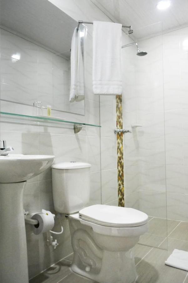 Casa Hotel Palmas Del Estadio 2 Меделин Екстериор снимка