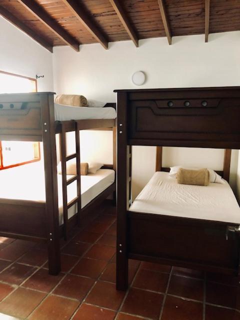Casa Hotel Palmas Del Estadio 2 Меделин Екстериор снимка