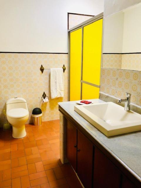 Casa Hotel Palmas Del Estadio 2 Меделин Екстериор снимка